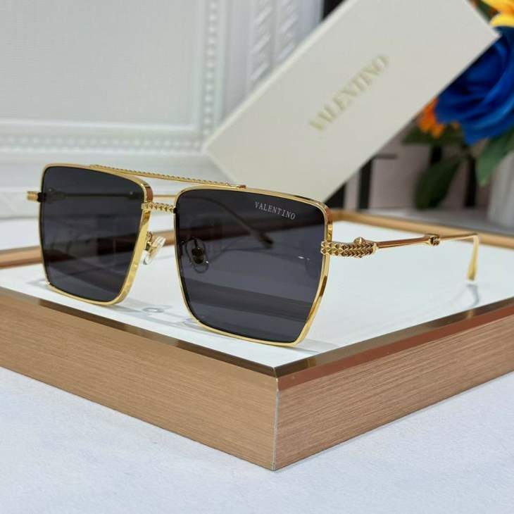 Picture of Valentino Sunglasses _SKUfw71187063fw